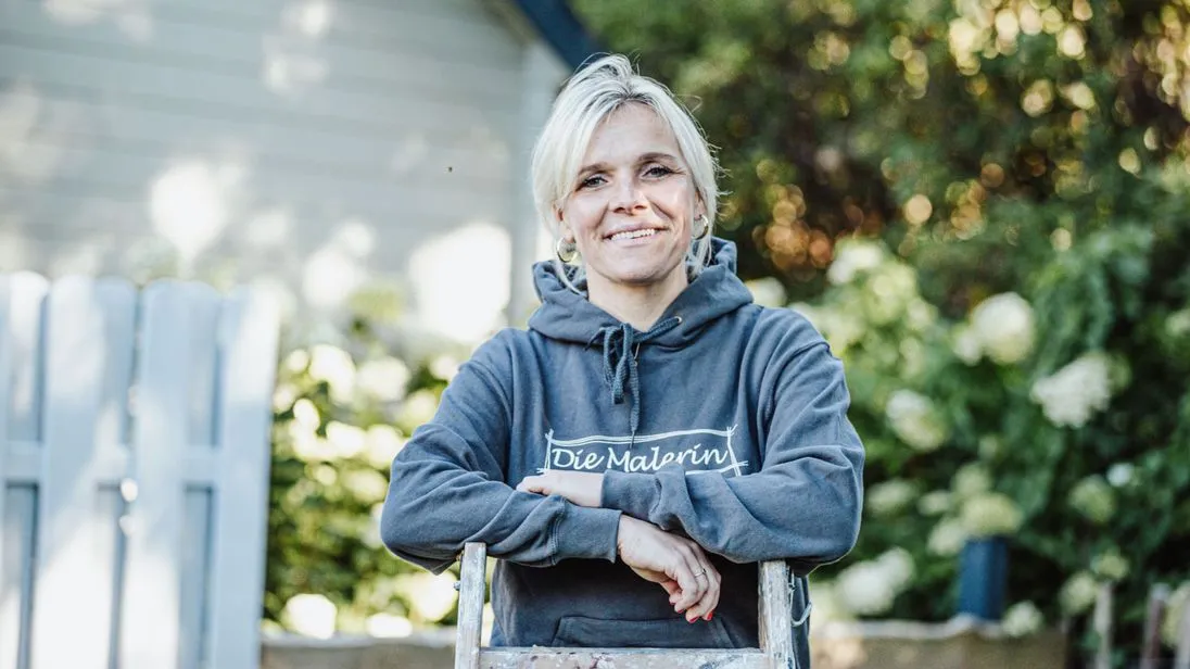 Schätzt den täglichen Kontakt zu Kunden, Kollegen und dem Team: Malermeisterin Jessica Hansen.